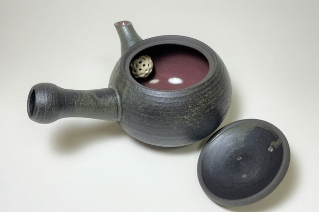 Kyo Ware / Kiyomizu Ware Teapot – Seidou Glaze (by Fūrai)