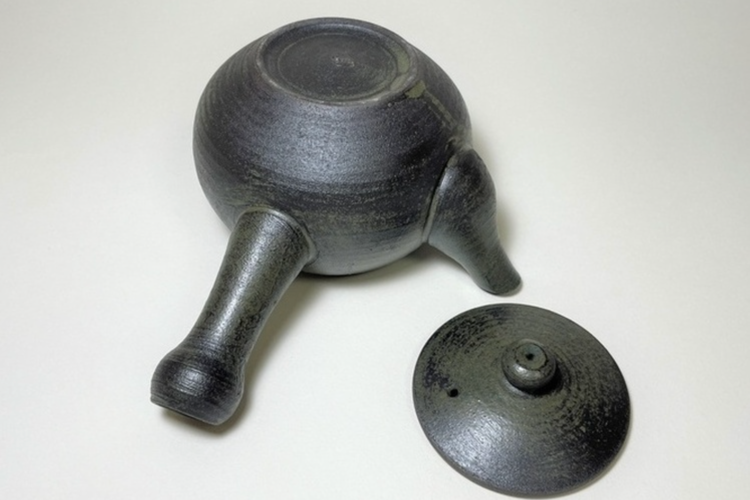 Kyo Ware / Kiyomizu Ware Teapot – Seidou Glaze (by Fūrai)