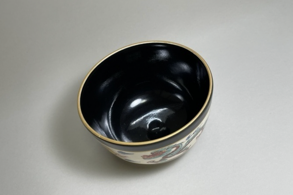 Matcha Bowl – Kuro Ninsei Red Dragon (by Ryōsai)