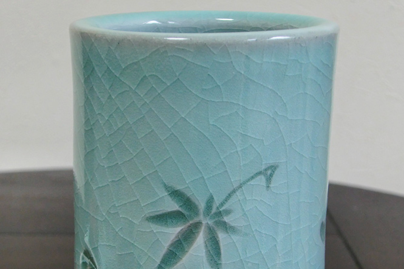Kyo Yaki / Kiyomizu Yaki Vase – Hori Unkin Cylinder by Minoru