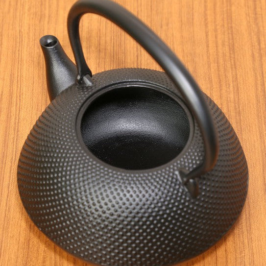 Nanbu Tekki Handcrafted Cast Iron Kettle - Round Arare Pattern 1.2L | Traditional Japanese Ironware