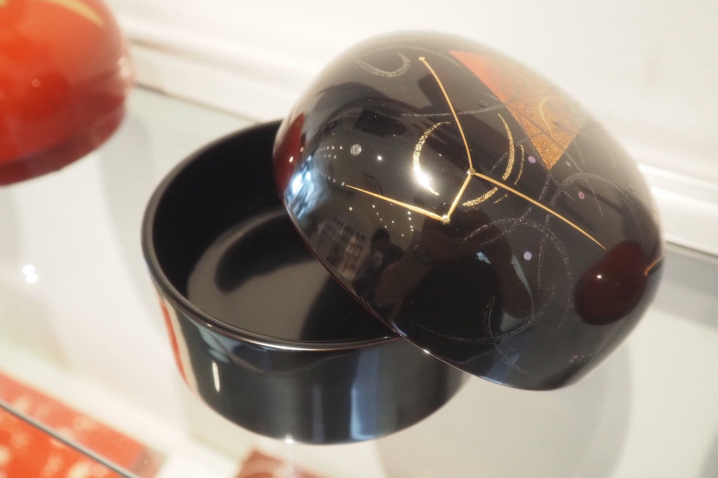 Round Lacquer Box – Galaxy