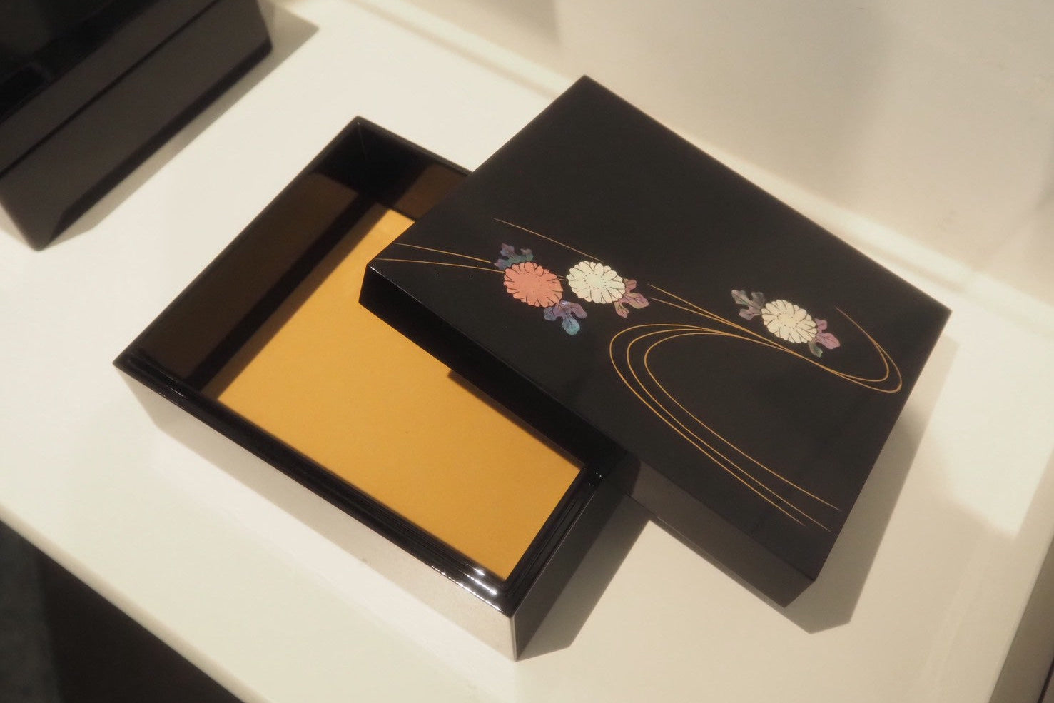 Lacquered Storage Box – Kikusui